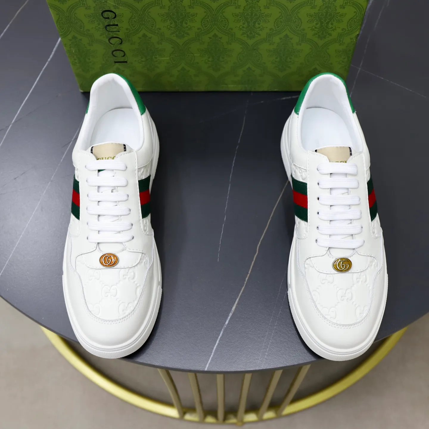 Ex-factory price: 420💰🙅‍♂️🙅‍♂️🙅‍♂️ Brand: Gucci GUCCi Standard code: 38-44 (45 customized) Grade: Same as the official website Material: Original leather splicing, comfortable and breathable sheepskin lining, original wear-resistant outsole Style category: Men's fashionable casual shoes, running, sports shoes, noble luxury brand elements, top luxury Color: actual picture color